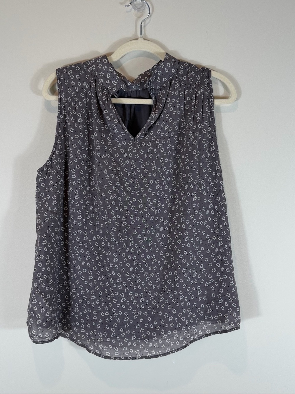 Anthropology Cloth & Stone Gray and Cream Sleeveless Blouse XS